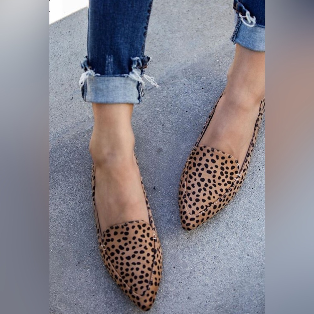 Bar III Tan and Black Leopard Flats